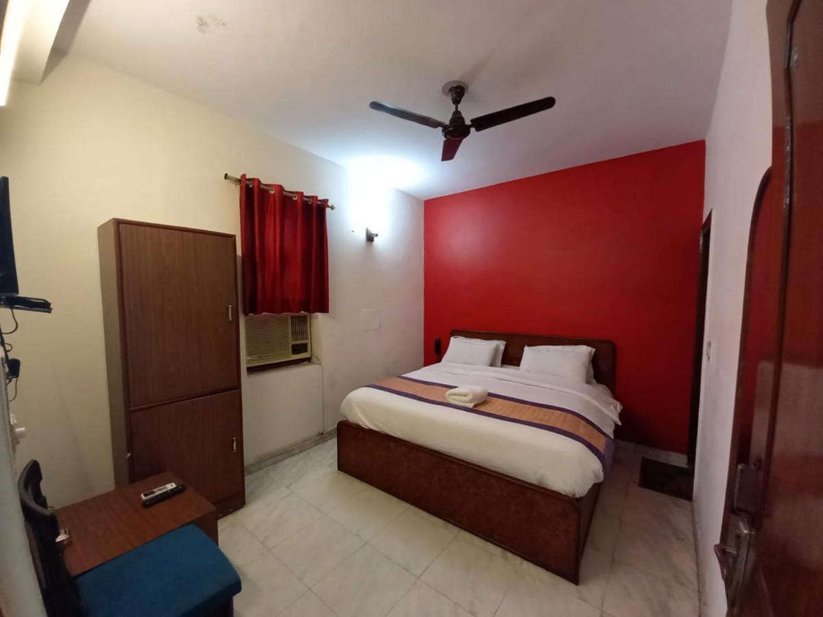 Hotel Shri Ram Нью-Дели Экстерьер фото
