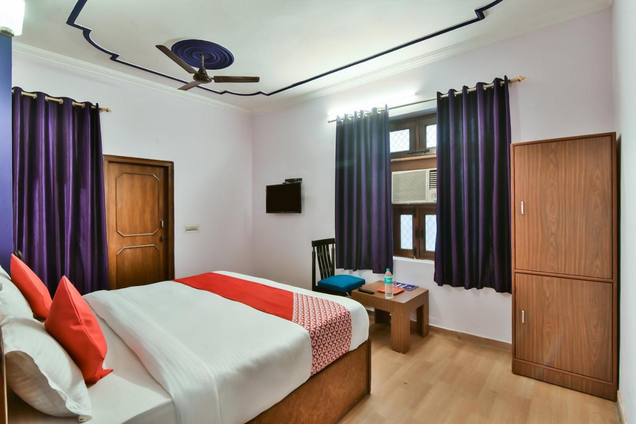 Hotel Shri Ram Нью-Дели Экстерьер фото