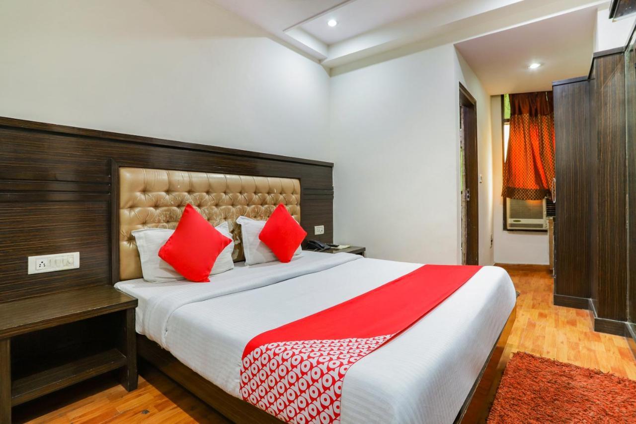 Hotel Shri Ram Нью-Дели Экстерьер фото