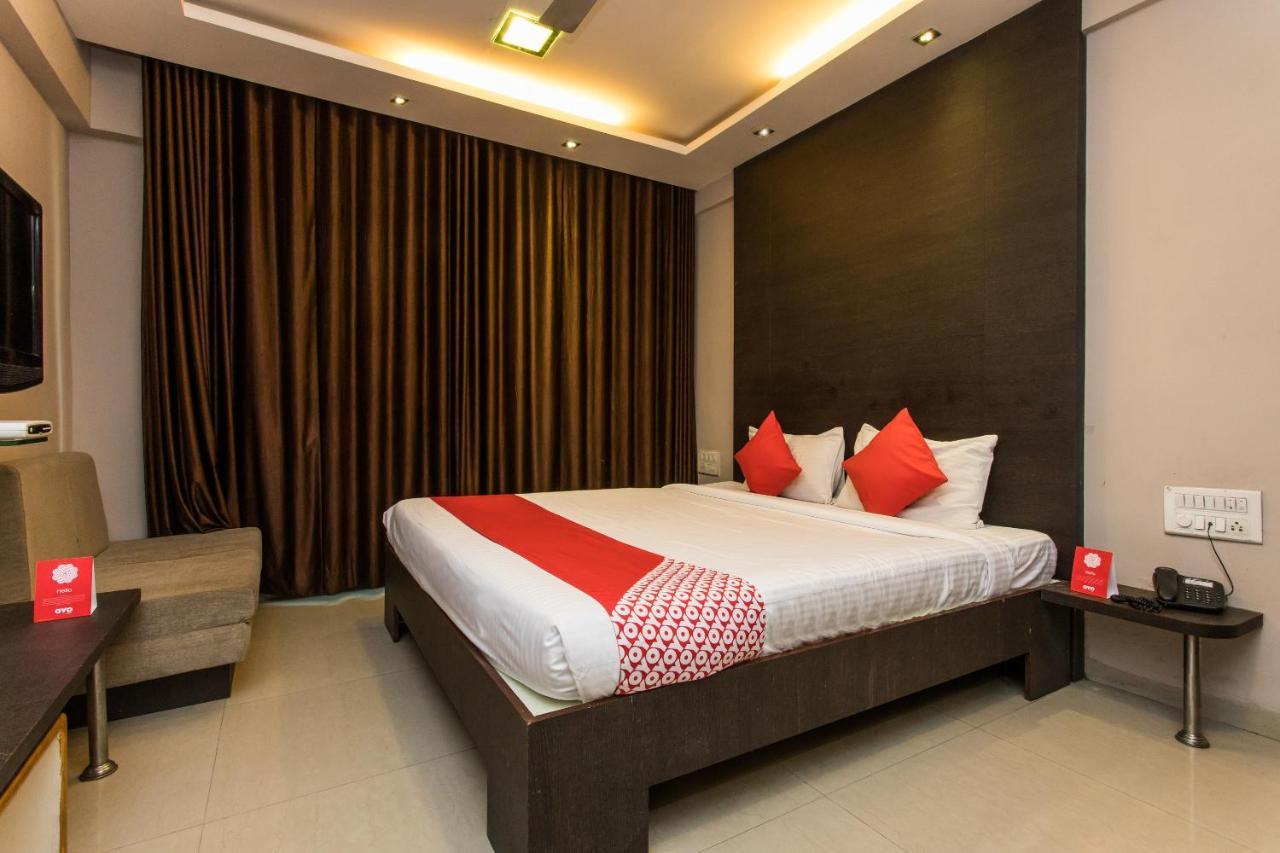 Hotel Shri Ram Нью-Дели Экстерьер фото