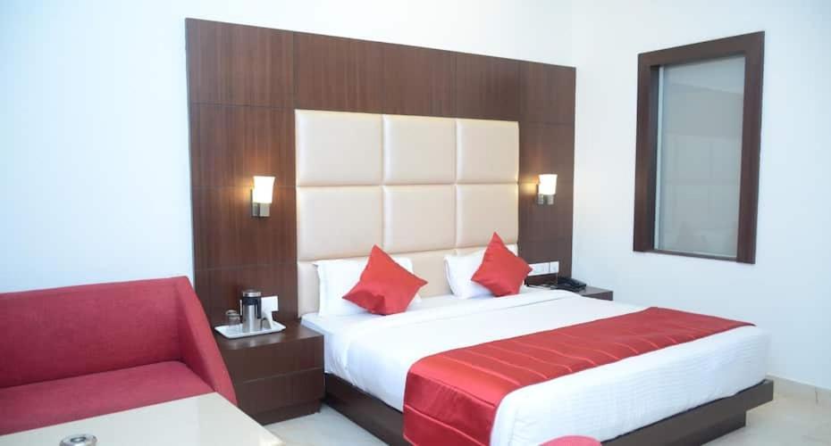 Hotel Shri Ram Нью-Дели Экстерьер фото